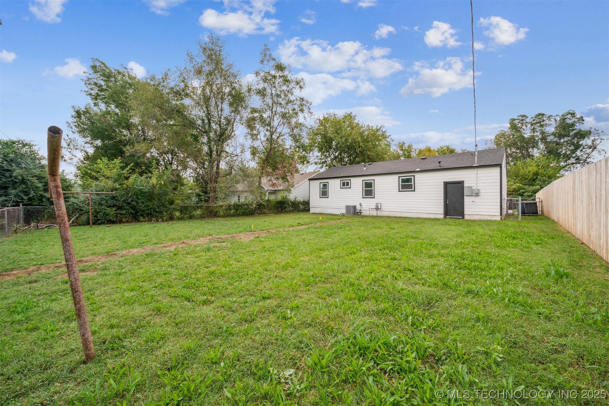 509 E 48th Place N