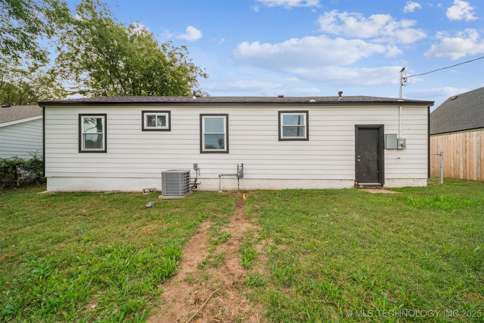 509 E 48th Place N