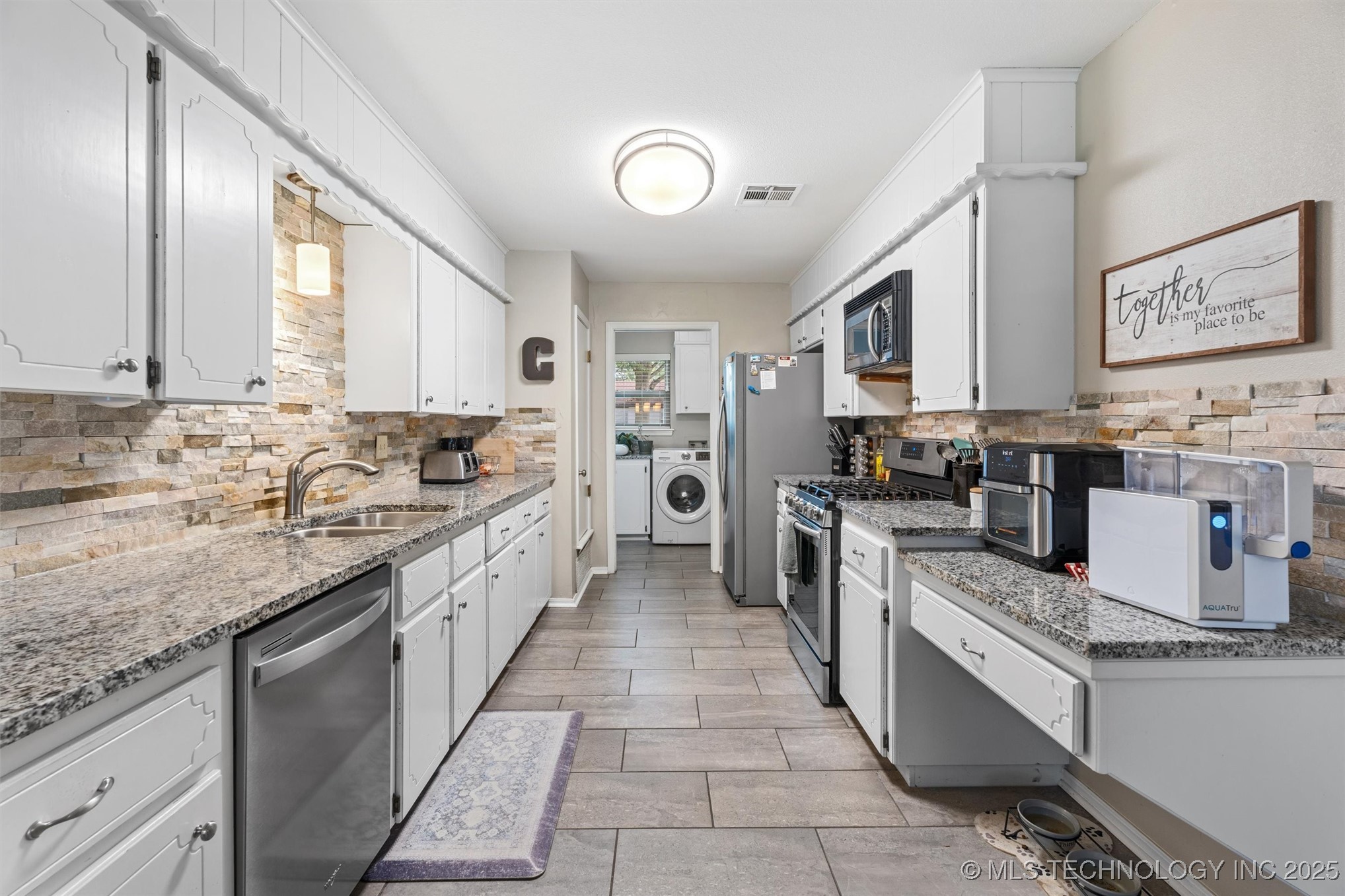 1408 Meadowcrest Court