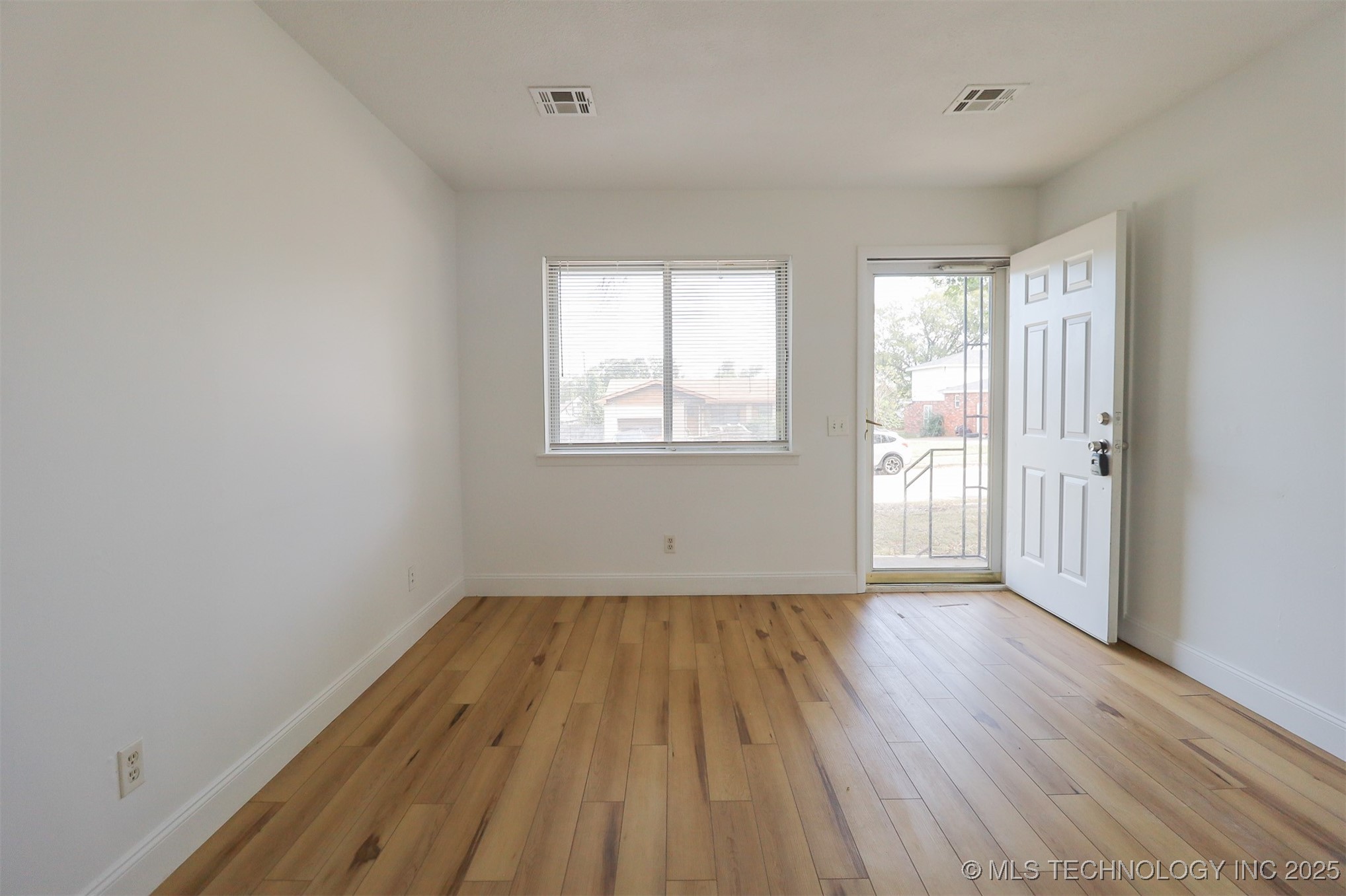 1119 N Kansas Avenue