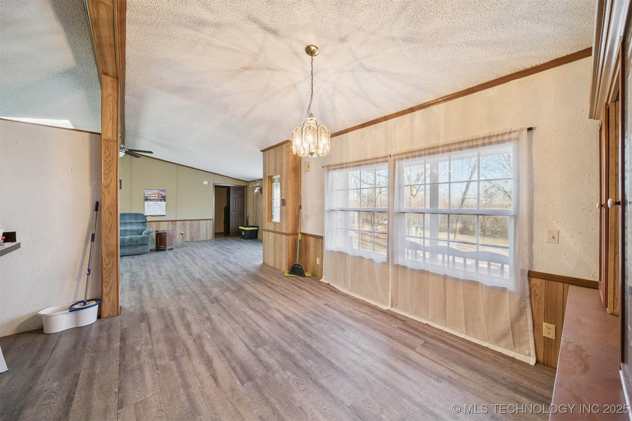 2124 S 427 Road