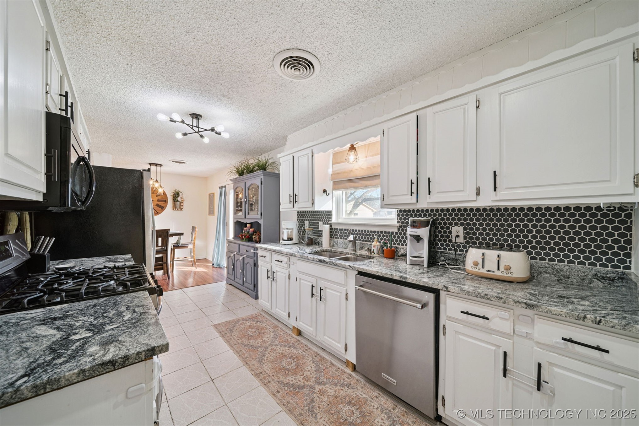 8611 N 163rd East Avenue