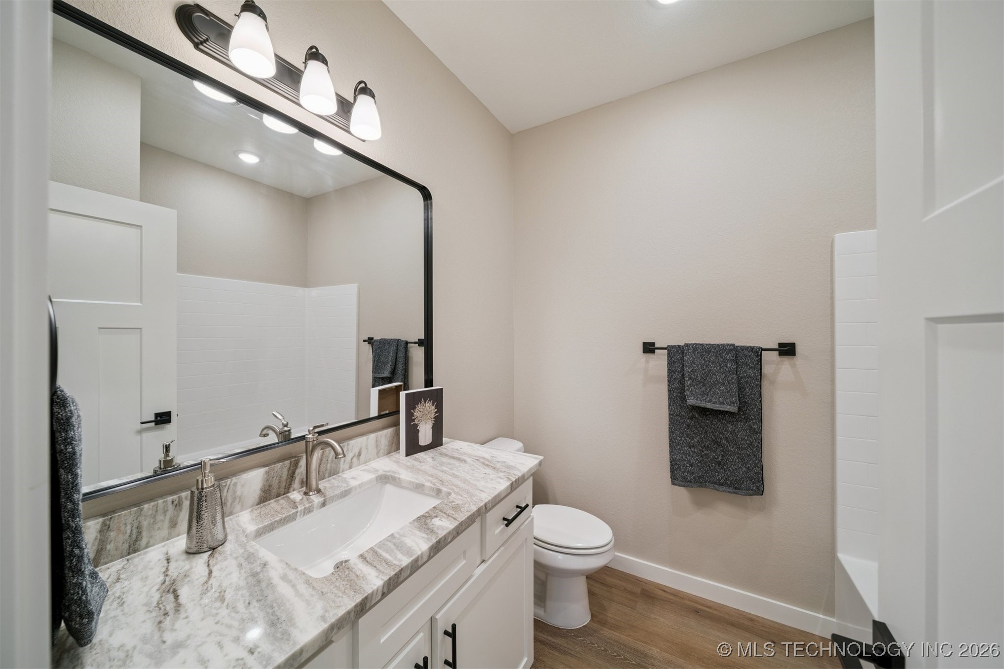 426 E Will Rogers Boulevard