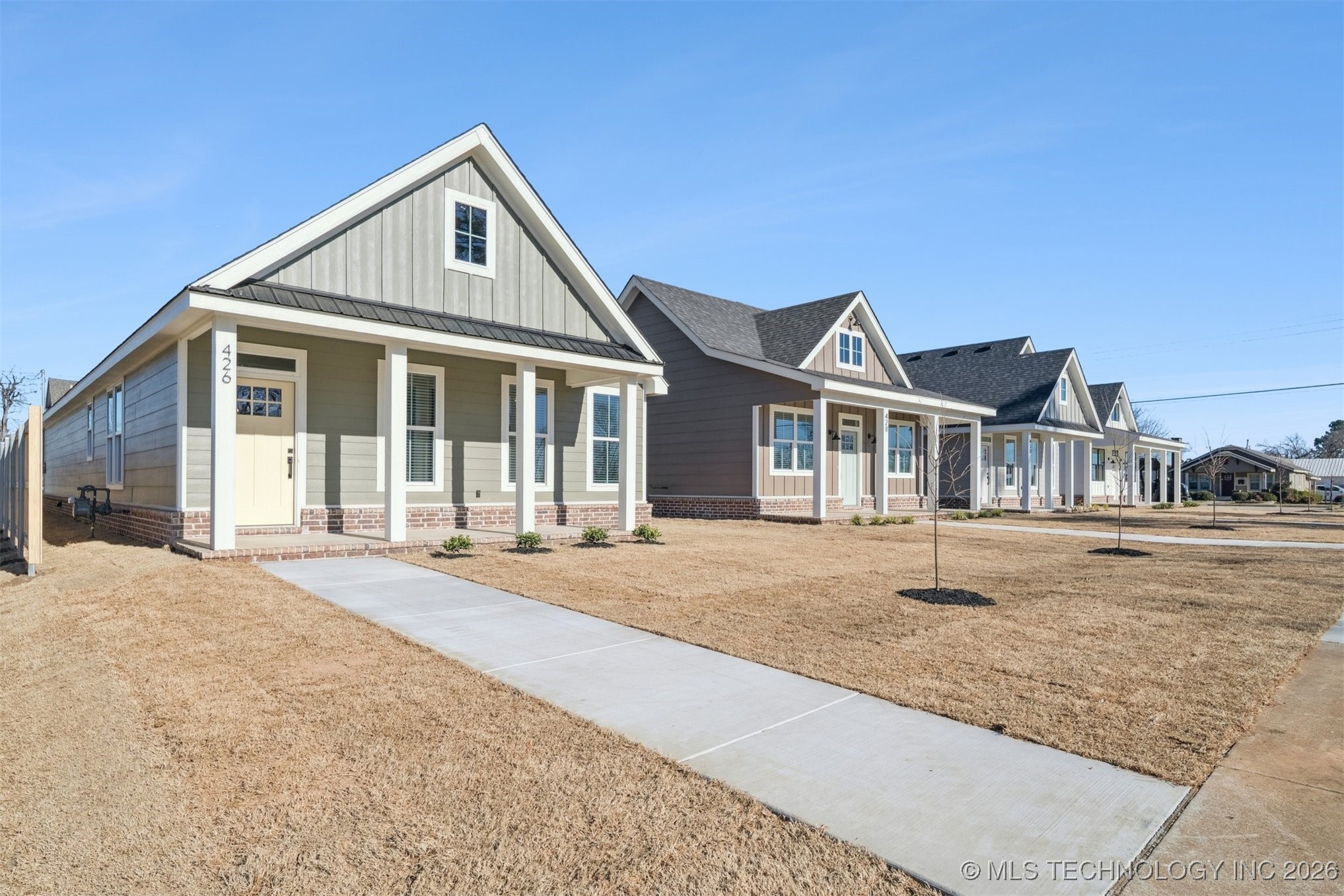 426 E Will Rogers Boulevard