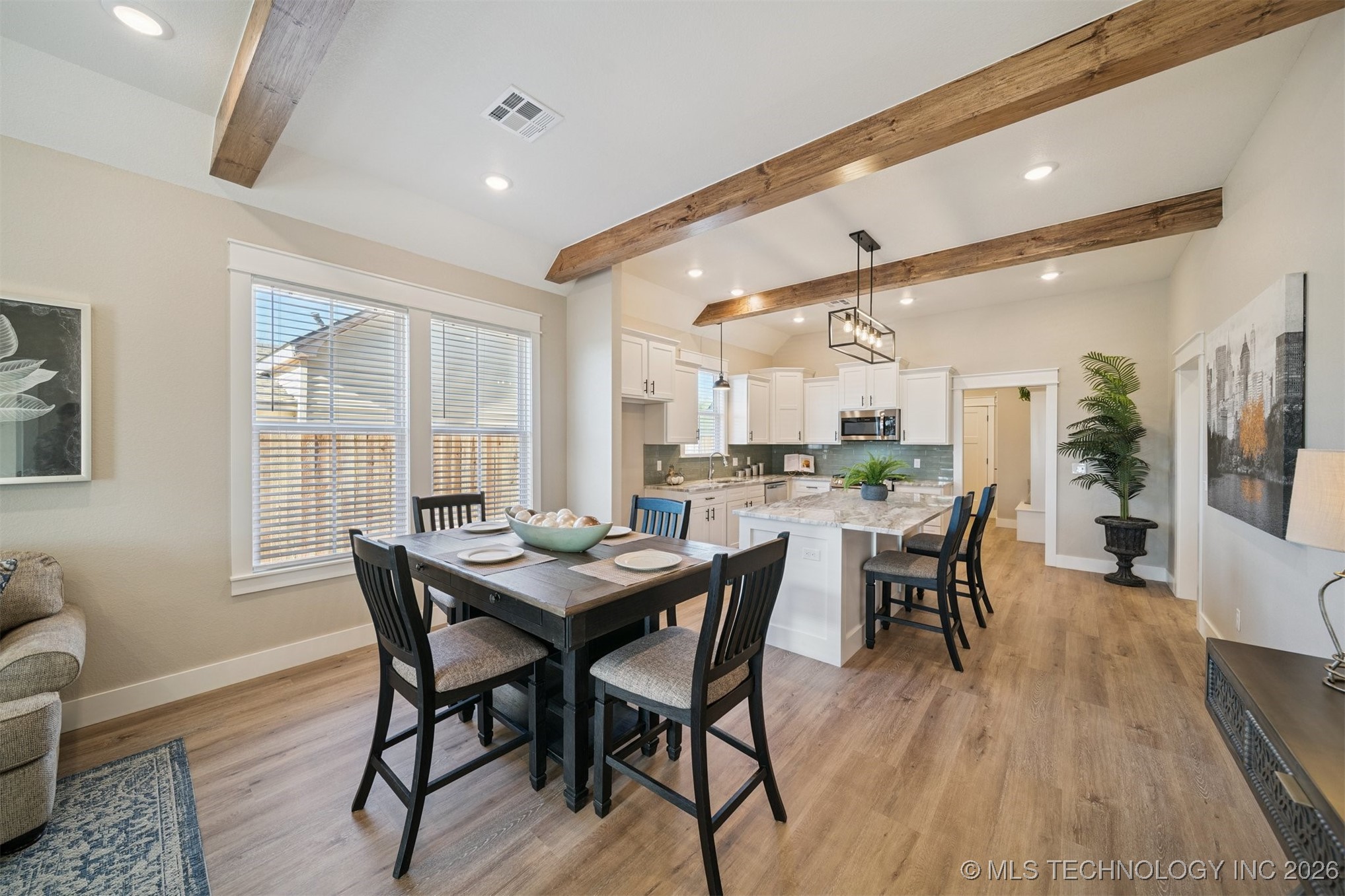 426 E Will Rogers Boulevard