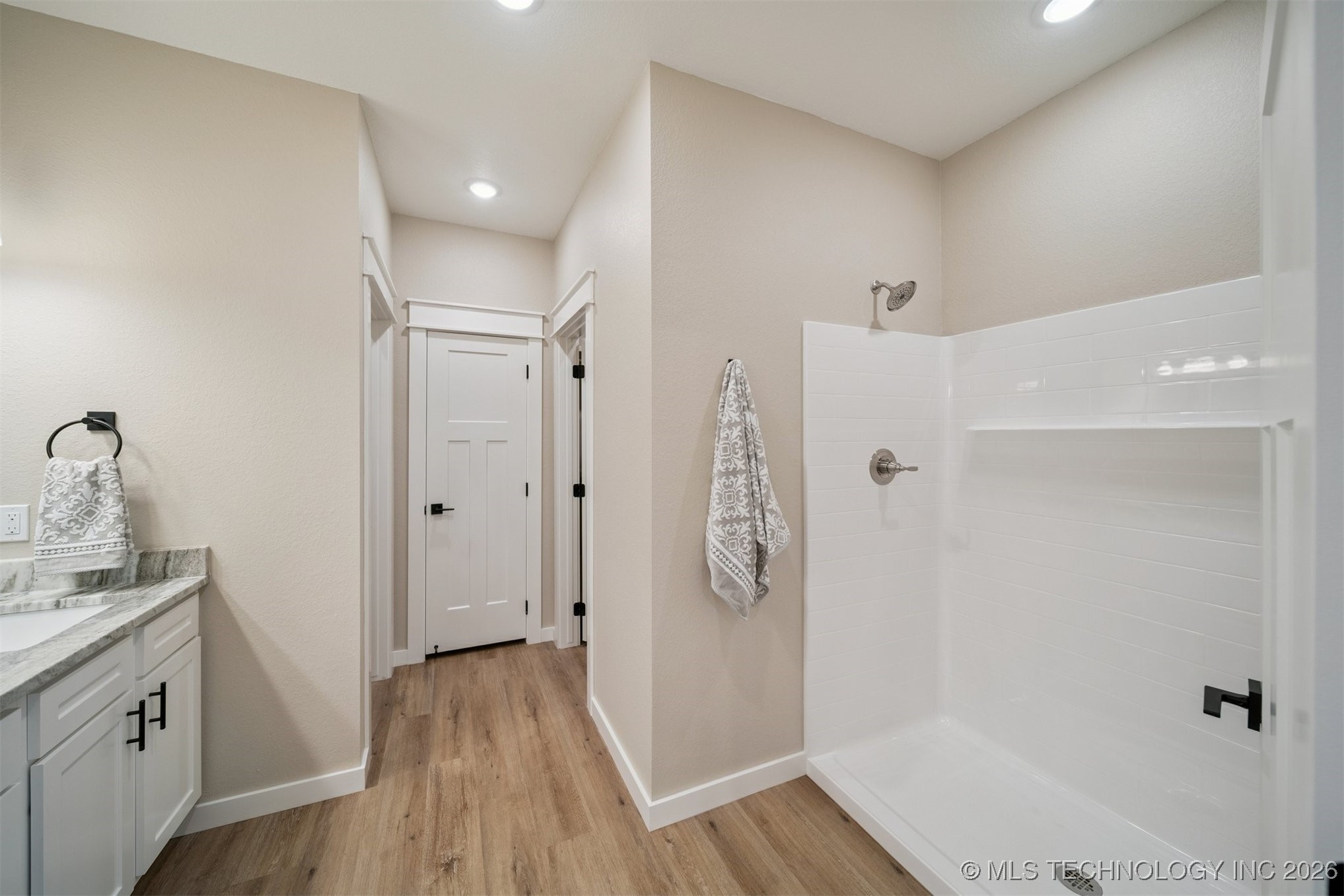 426 E Will Rogers Boulevard