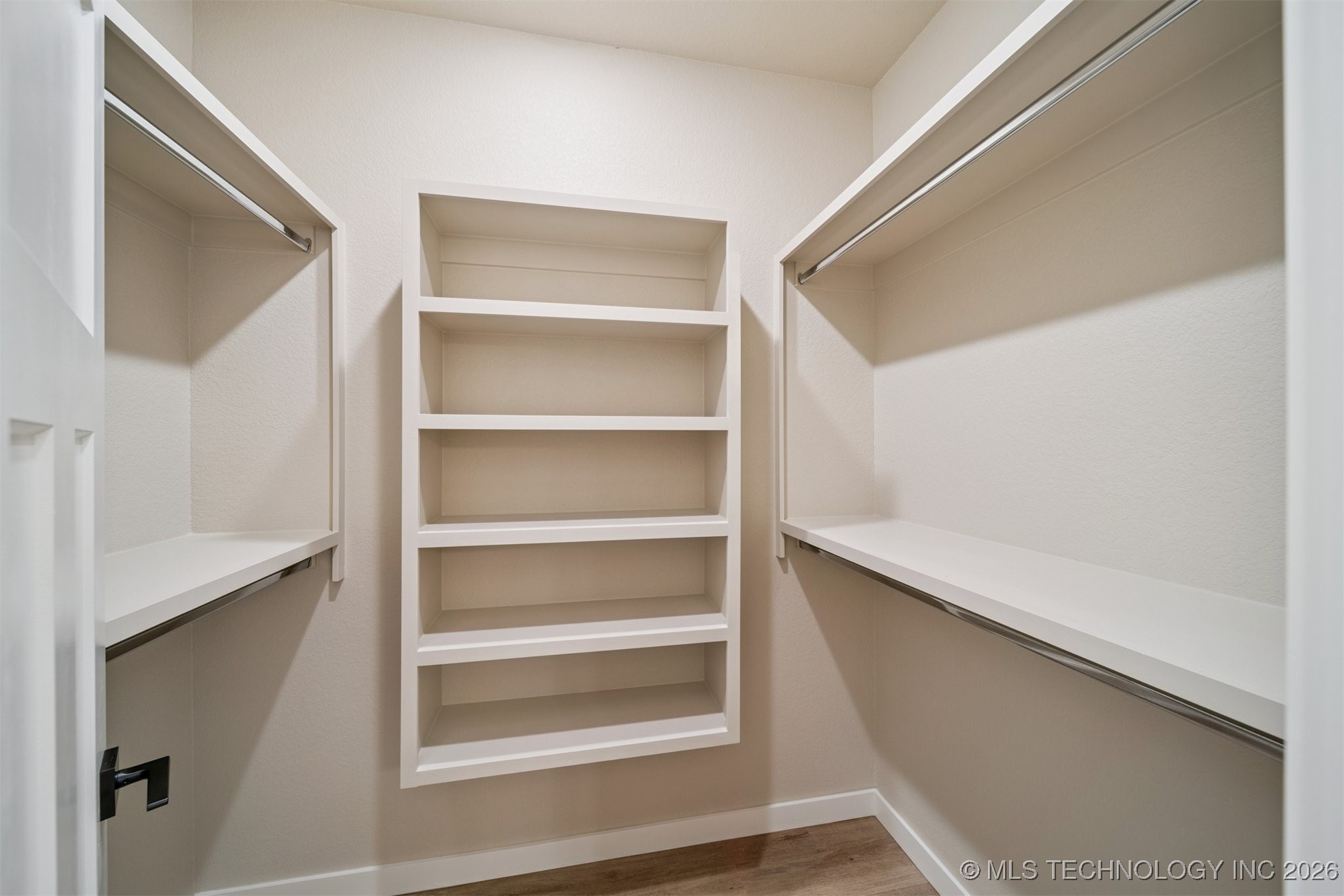 426 E Will Rogers Boulevard