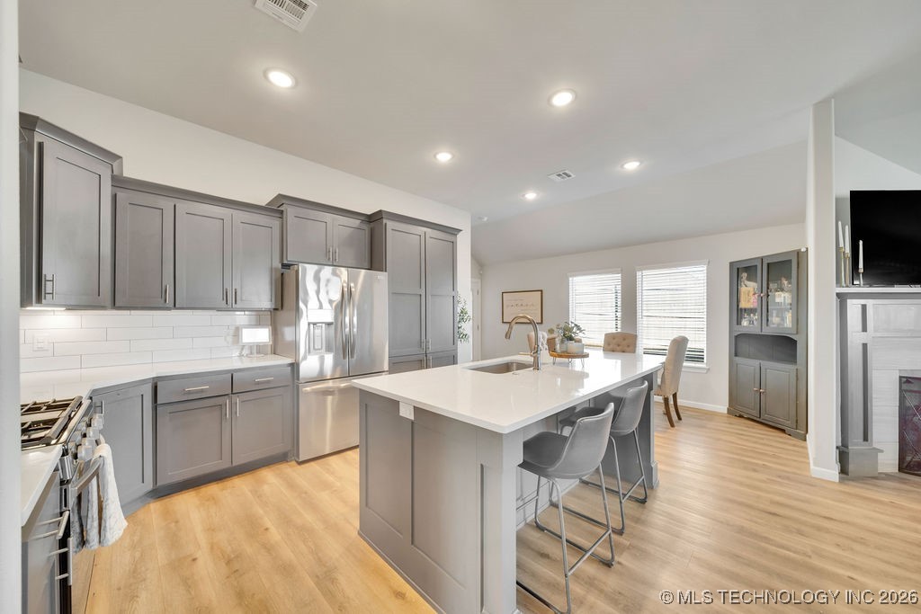 14736 S Maplewood Place