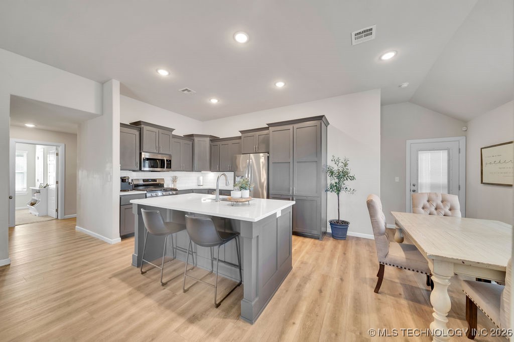 14736 S Maplewood Place