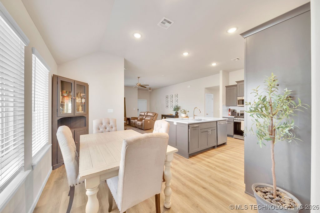 14736 S Maplewood Place