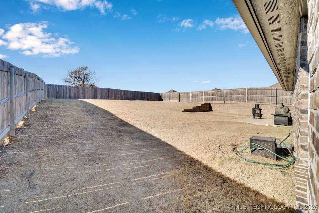 14736 S Maplewood Place