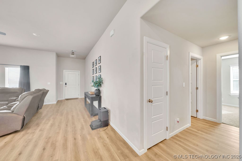 14736 S Maplewood Place