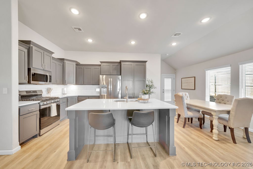 14736 S Maplewood Place