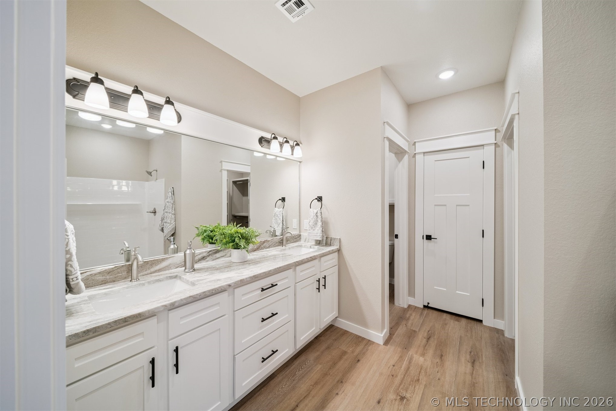 430 E Will Rogers Boulevard