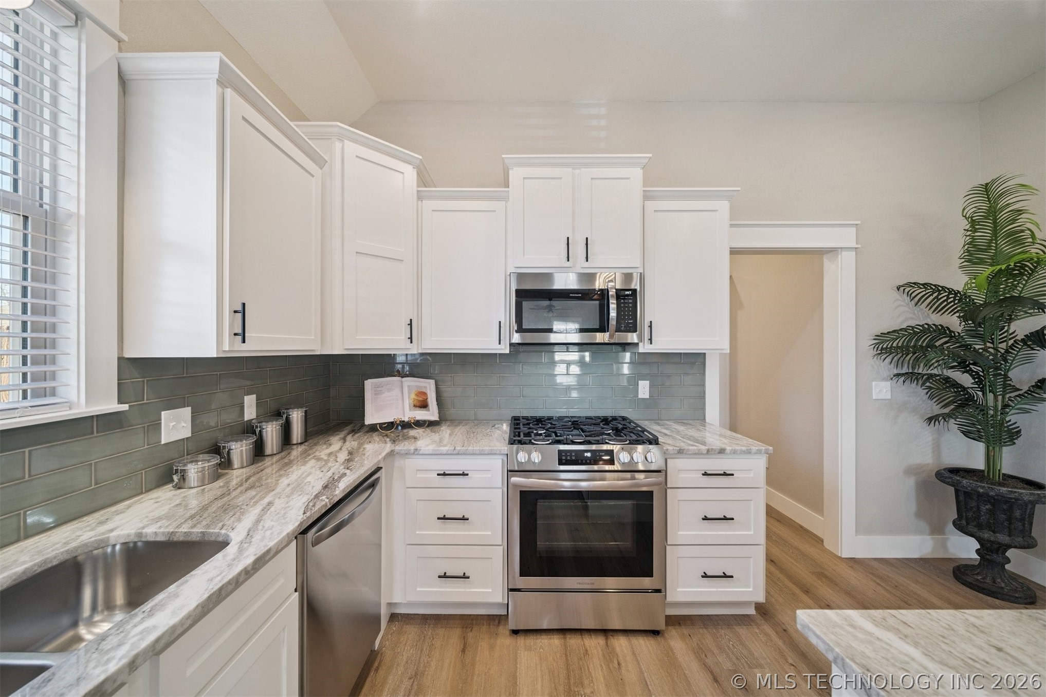 430 E Will Rogers Boulevard