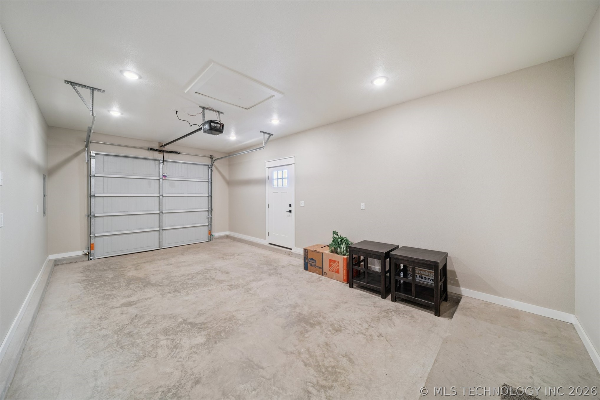 430 E Will Rogers Boulevard