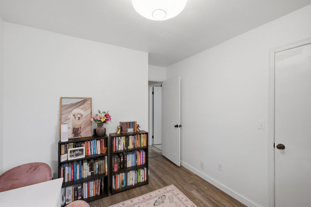 125 W Austin Street