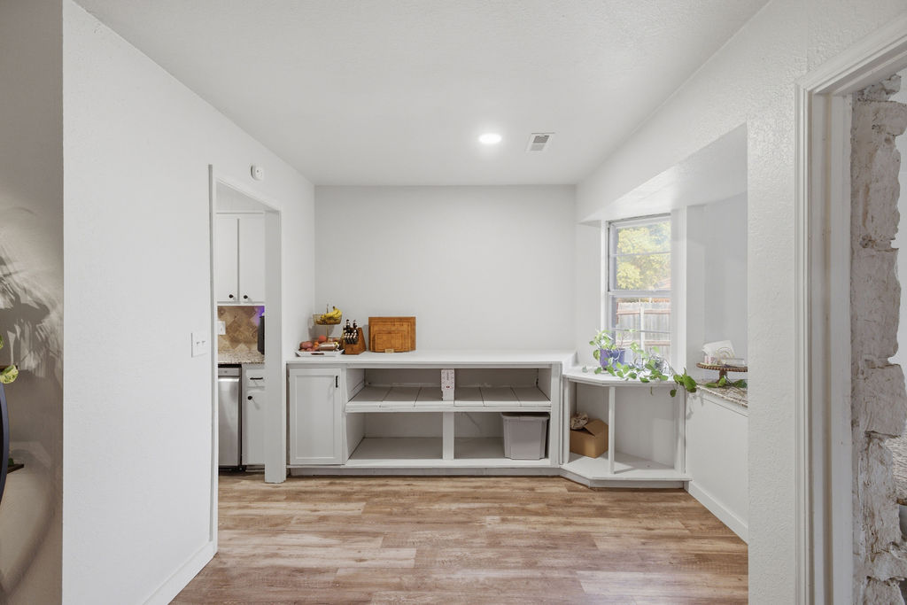 125 W Austin Street
