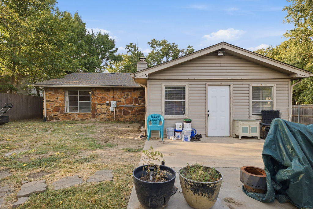 125 W Austin Street