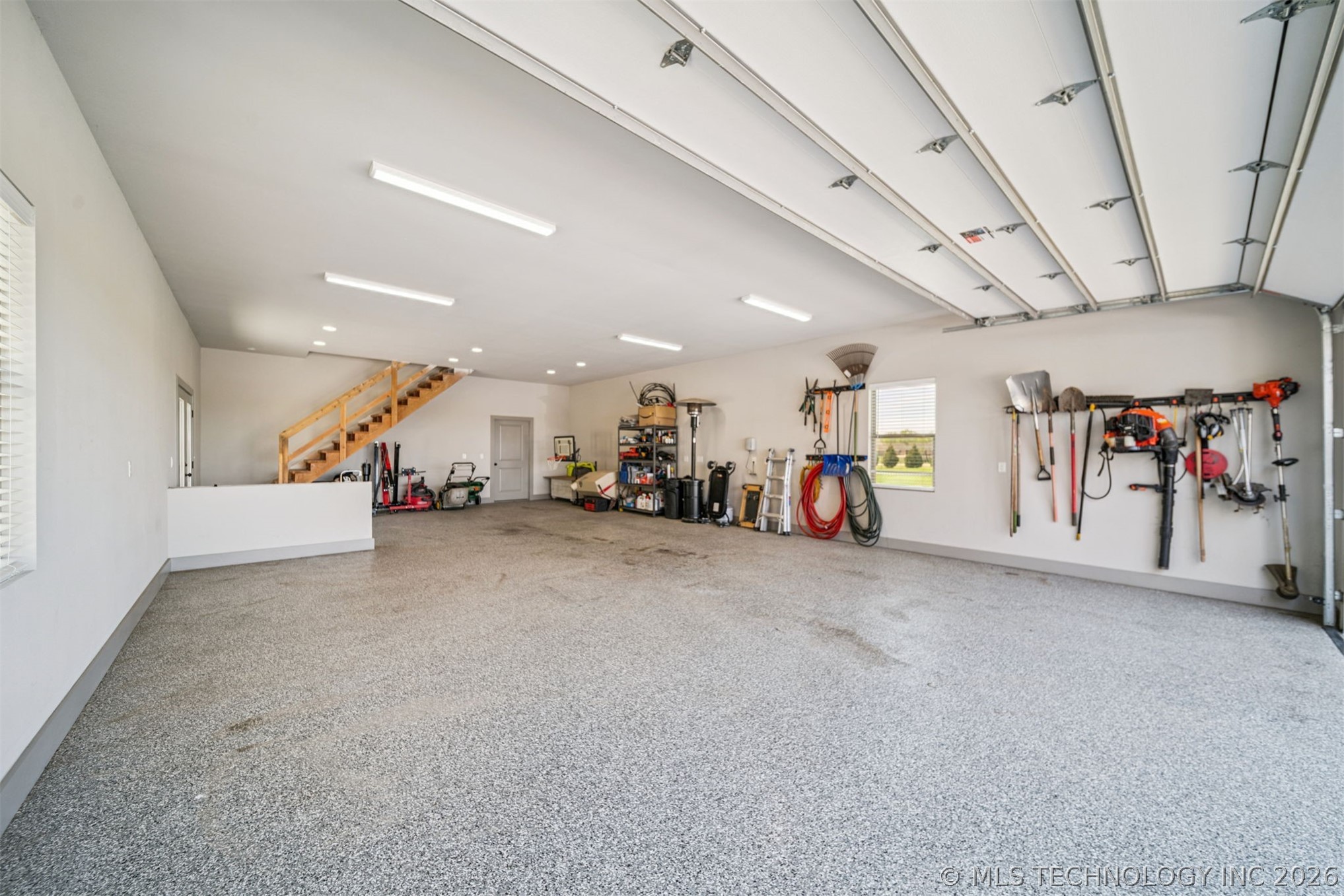 6690 E 525 Road