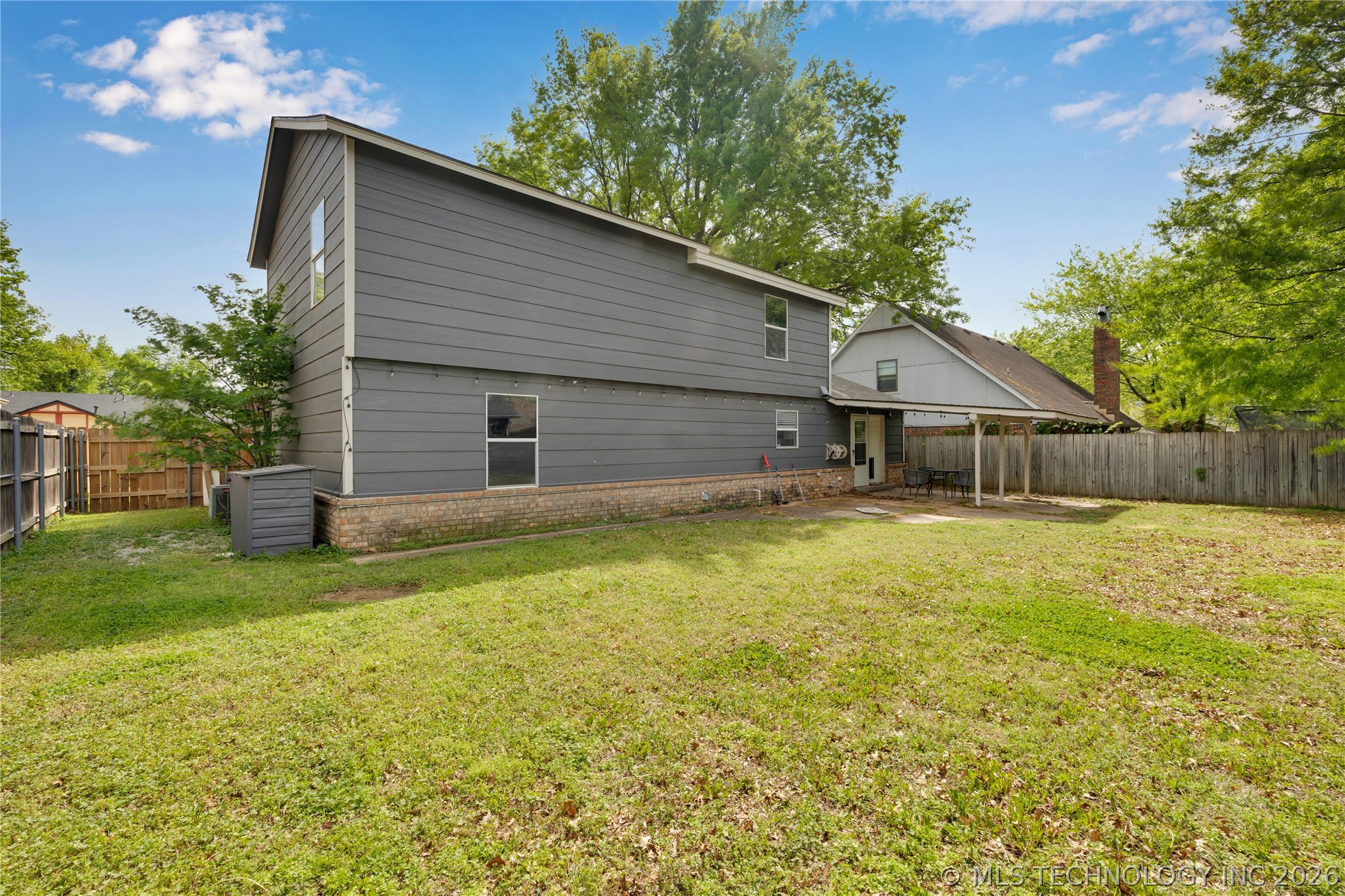 2212 W Memphis Place