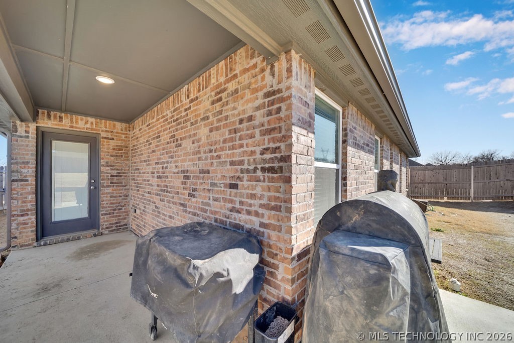 14736 S Maplewood Place