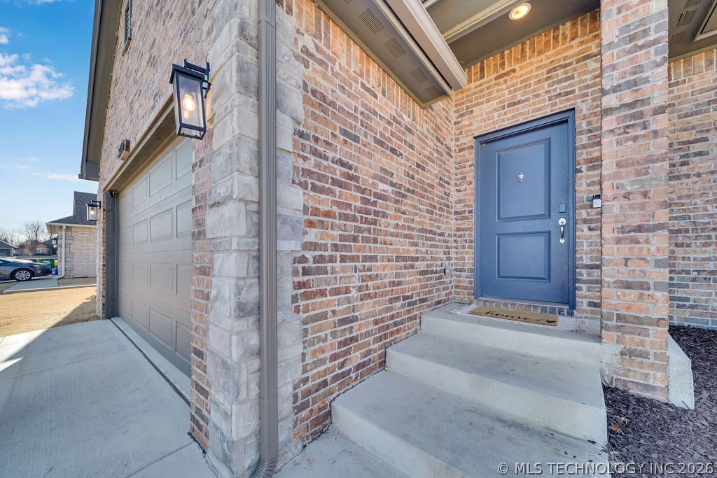 14736 S Maplewood Place