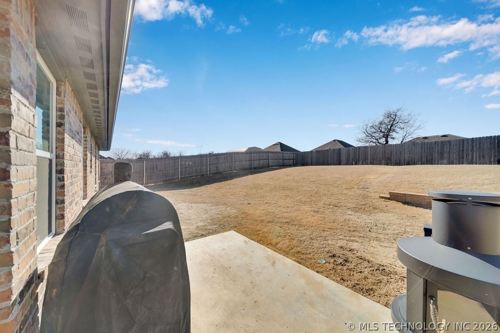 14736 S Maplewood Place