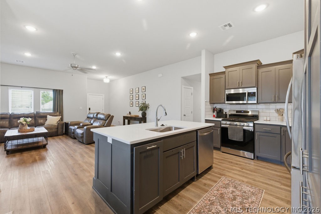 14736 S Maplewood Place