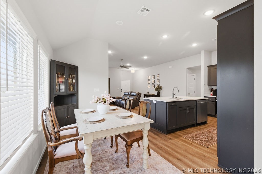 14736 S Maplewood Place