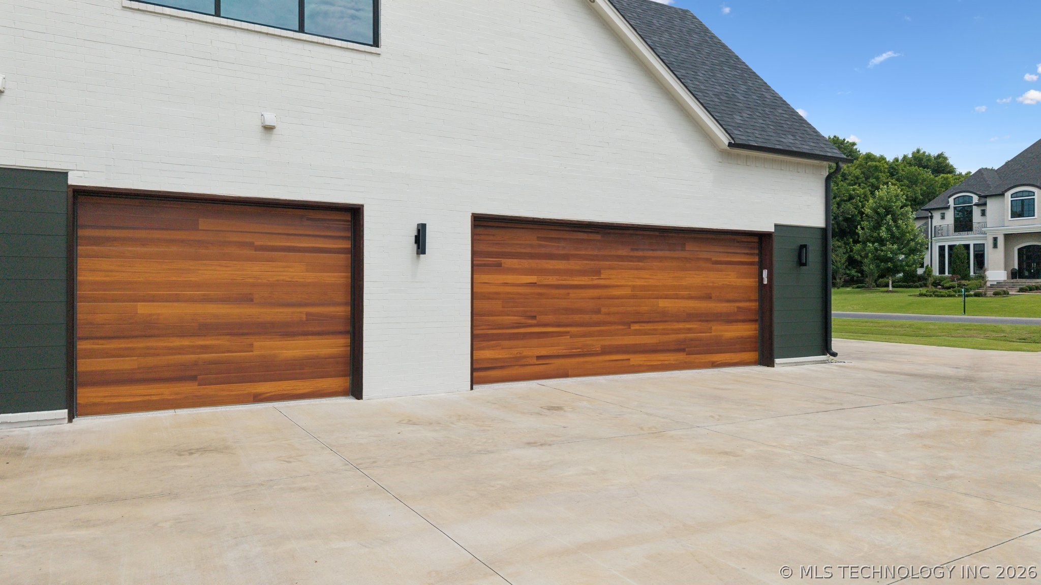17889 E Falcon Pass