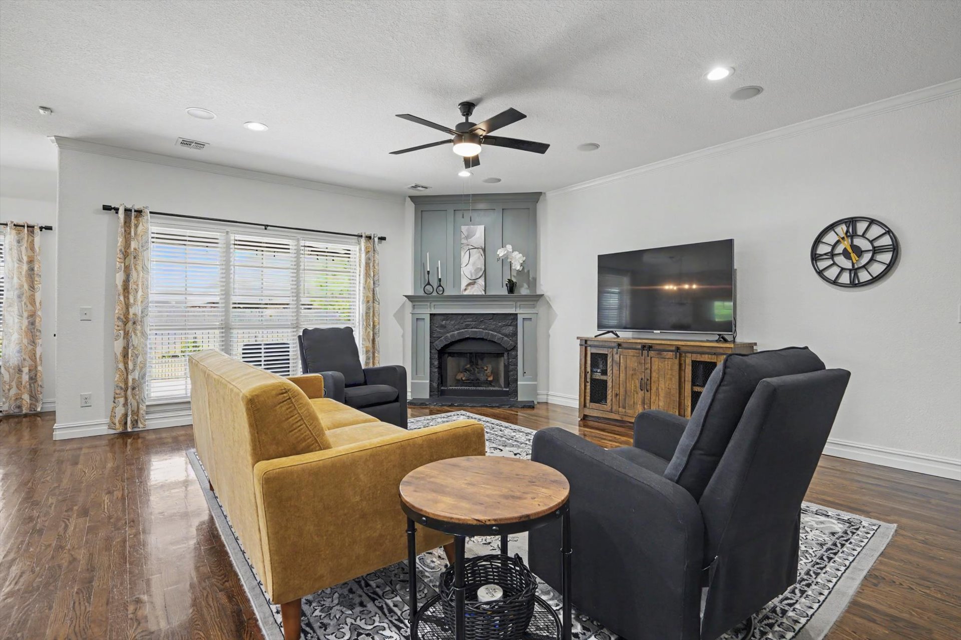 306 W 127th Place S