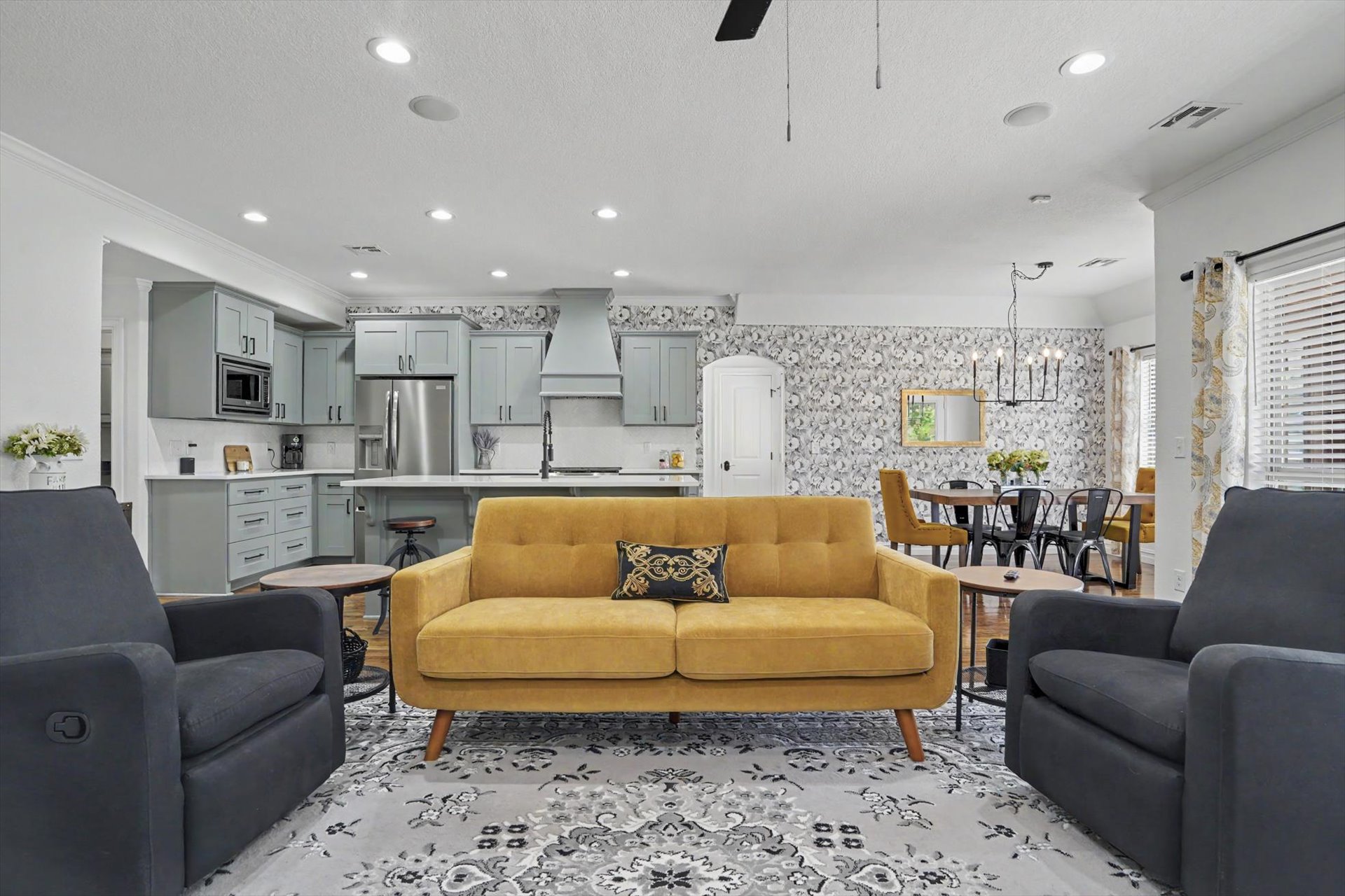 306 W 127th Place S