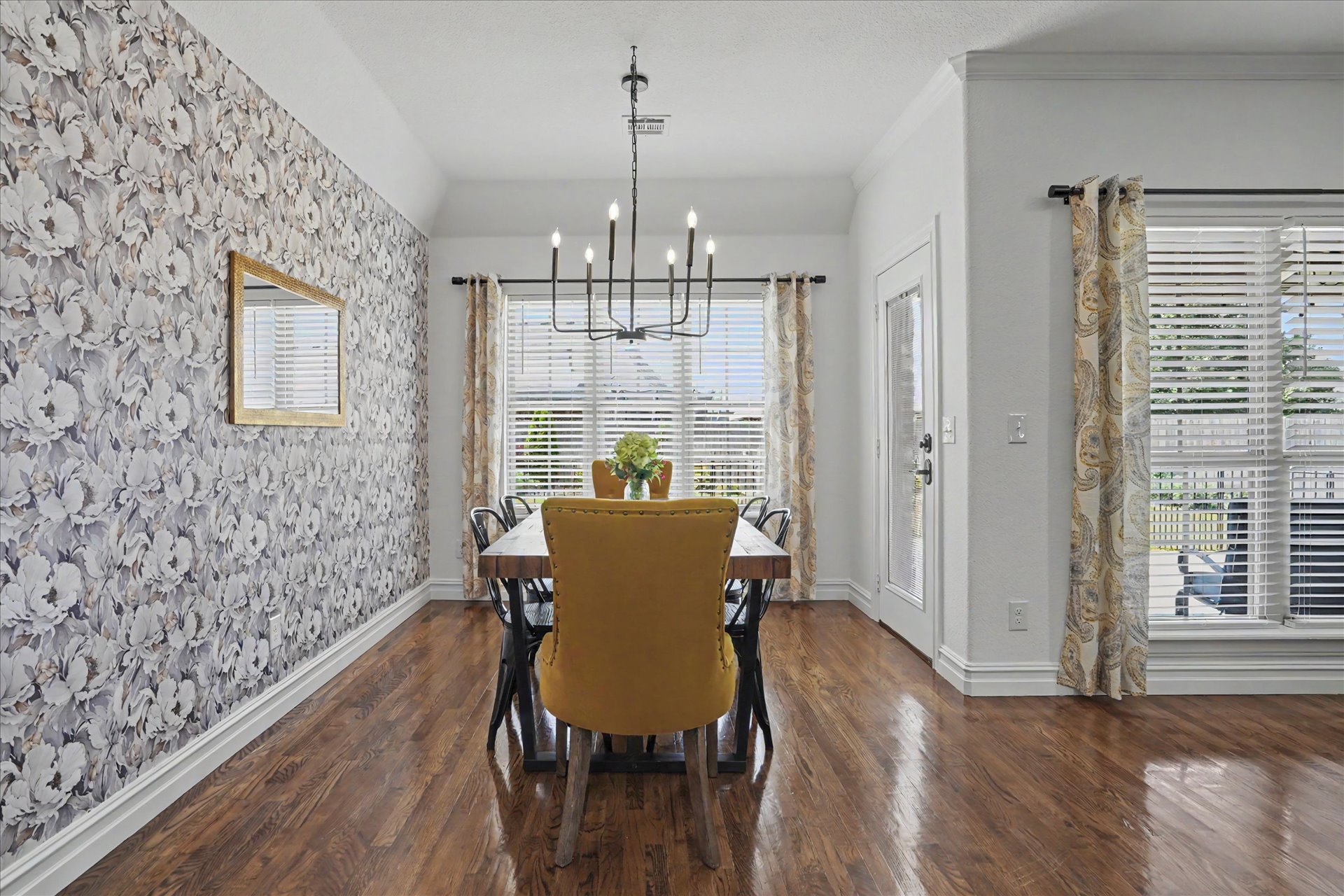 306 W 127th Place S
