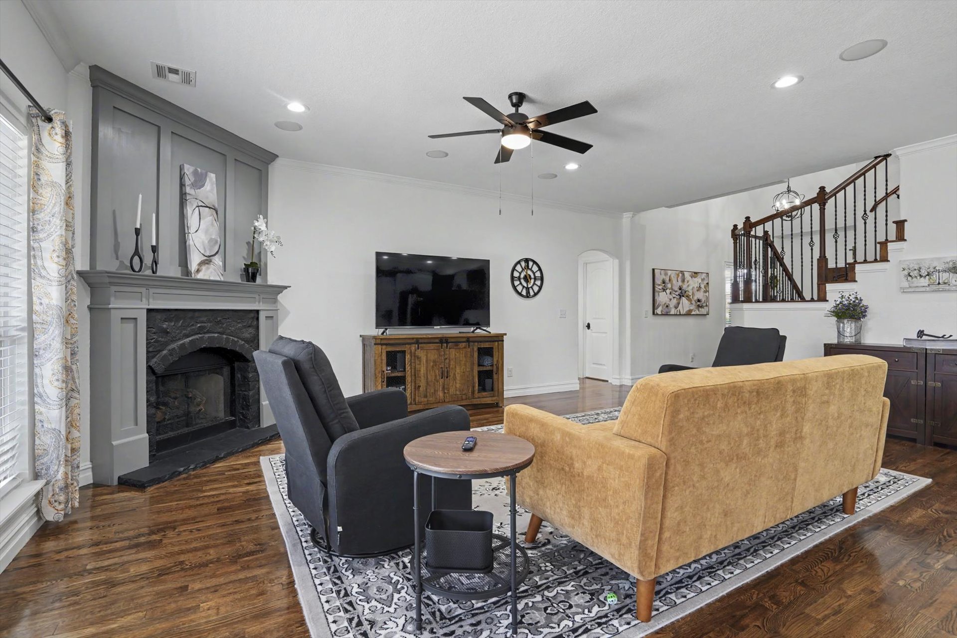 306 W 127th Place S