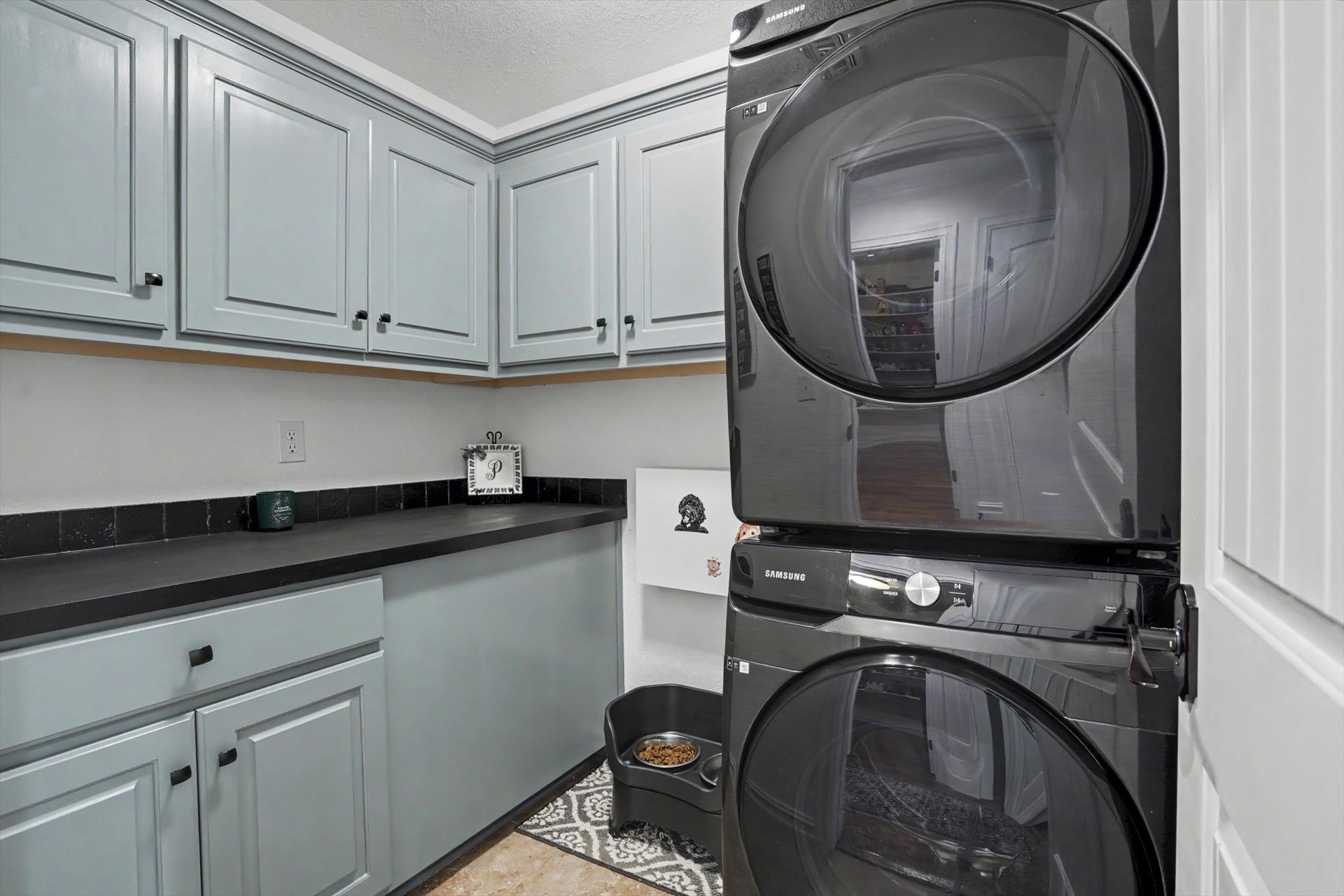 306 W 127th Place S