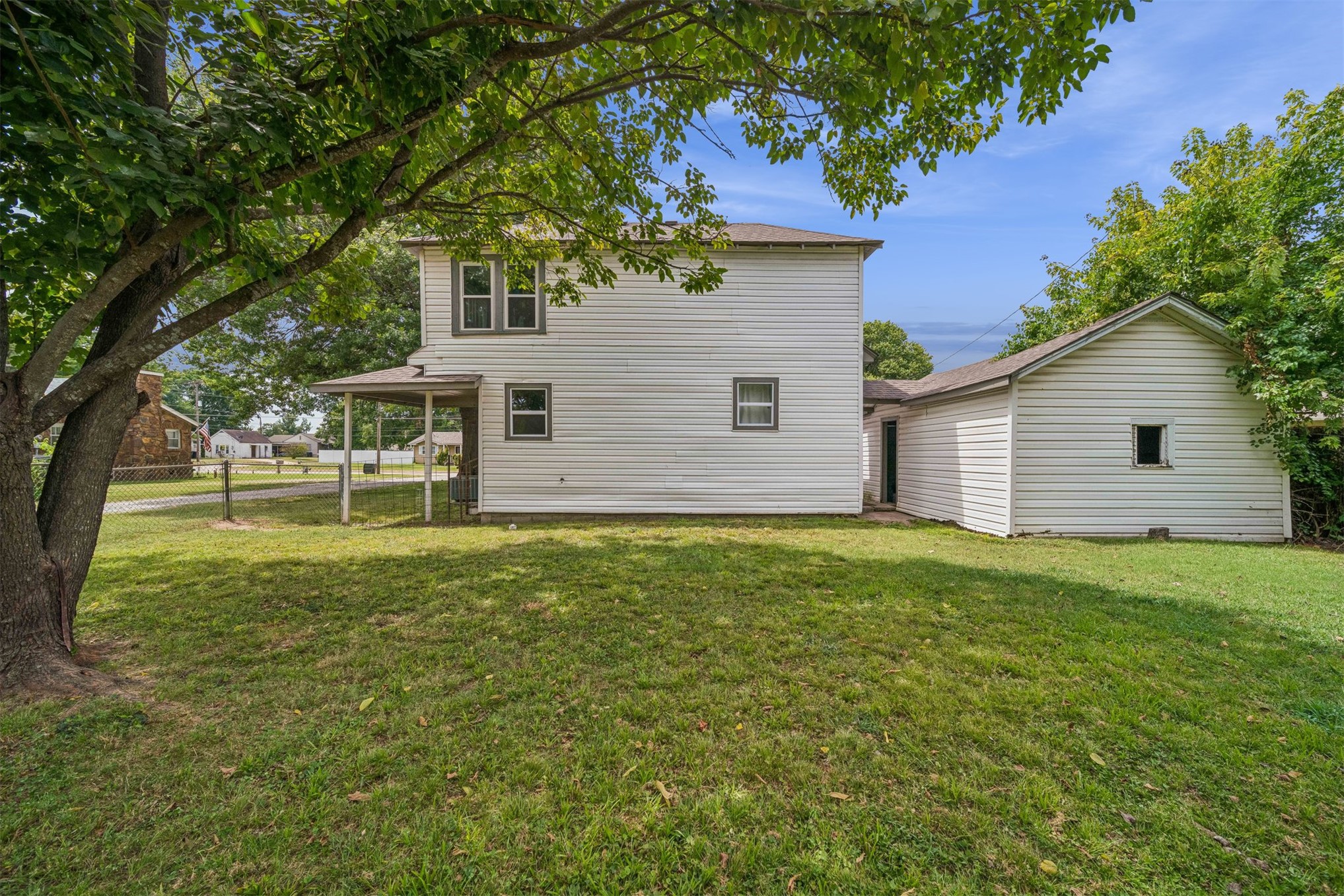 712 N Seminole Avenue