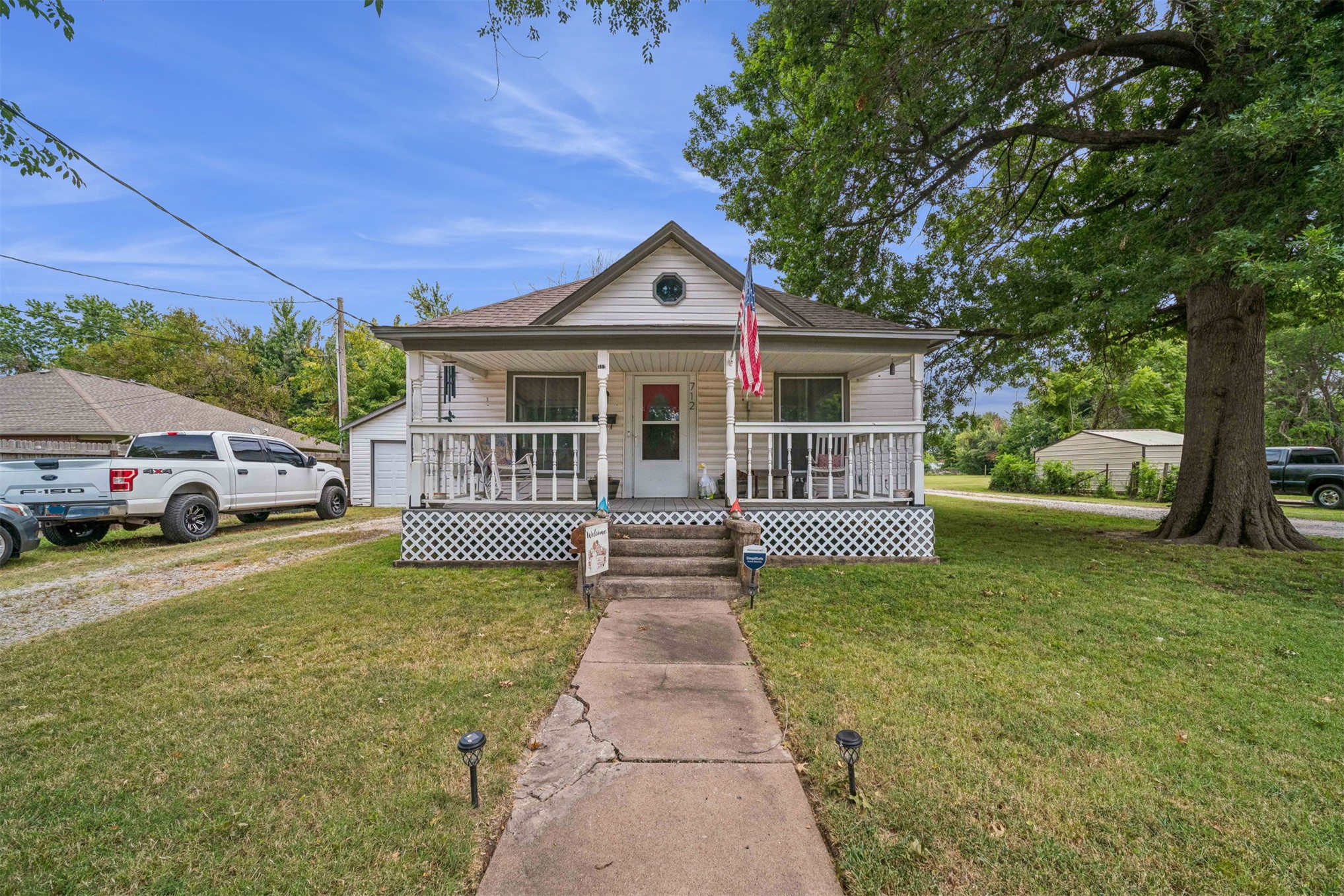 712 N Seminole Avenue