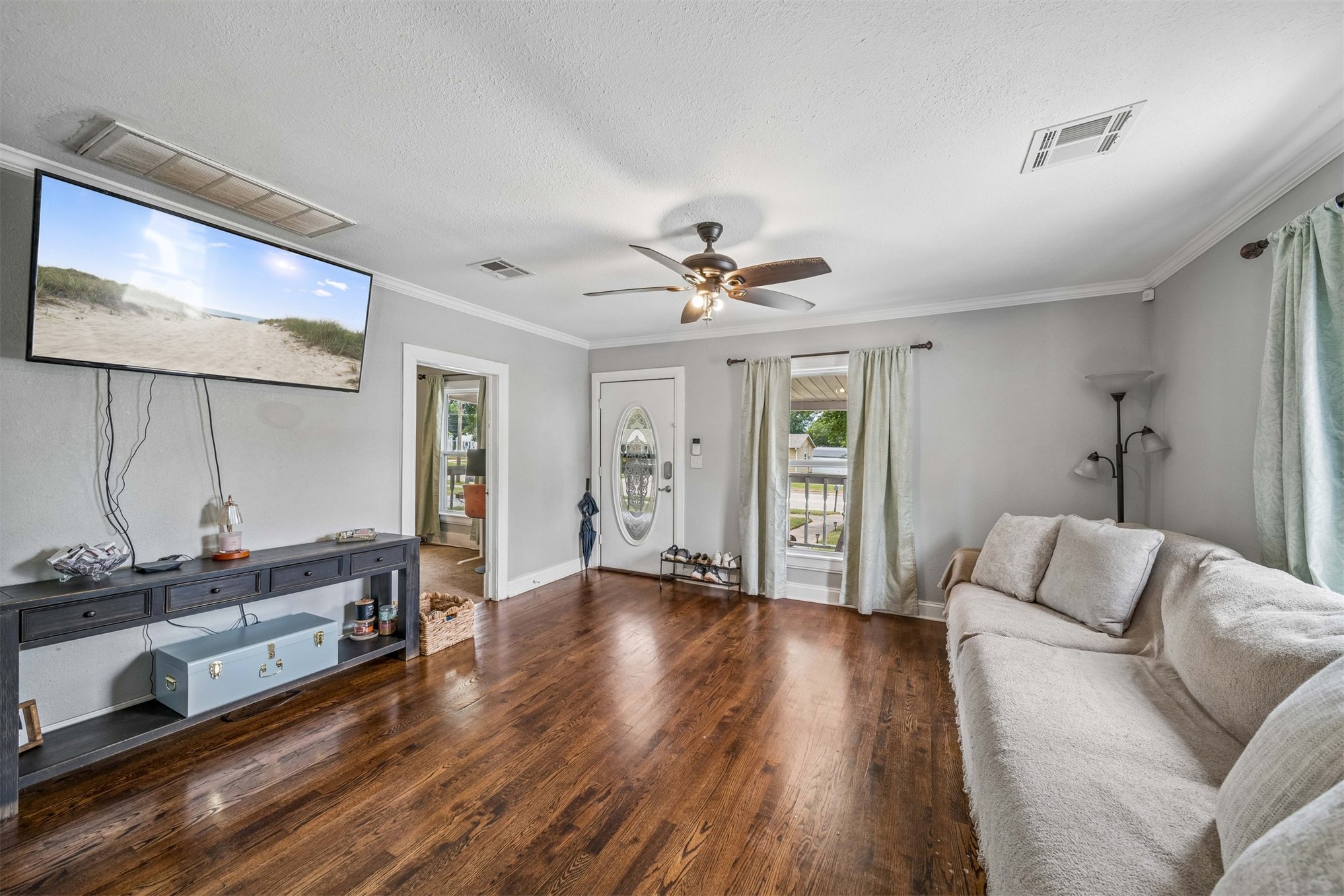 712 N Seminole Avenue