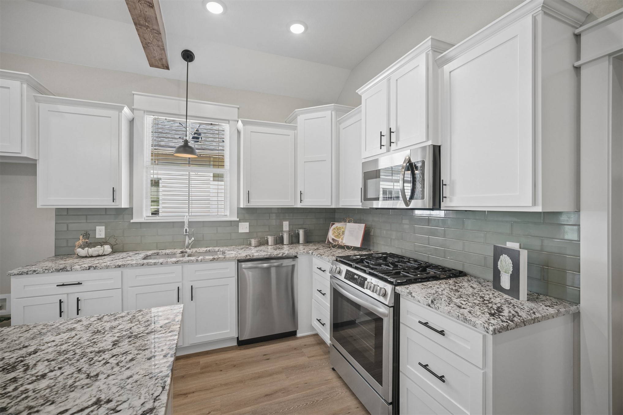 424 E 4th Street