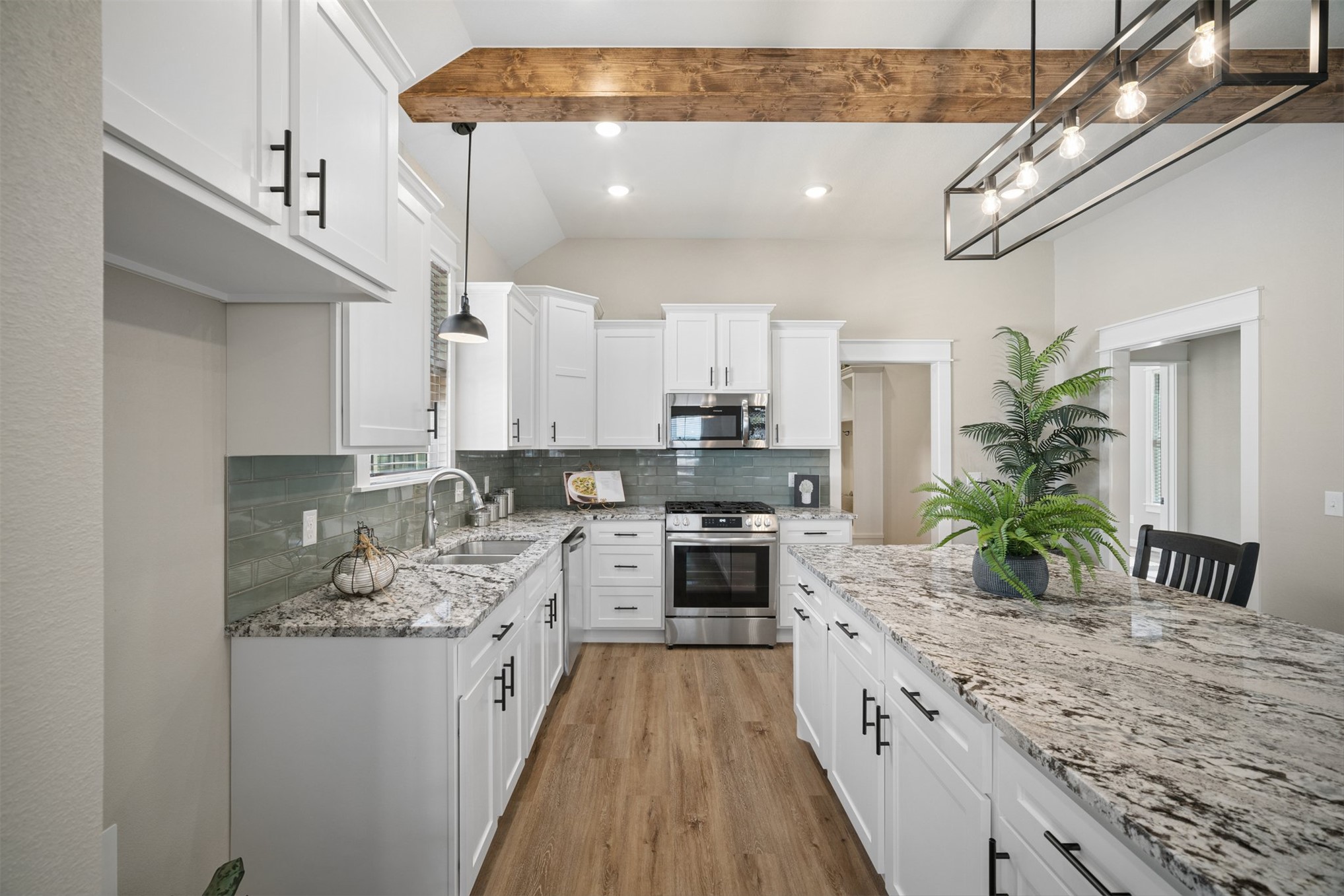 424 E 4th Street