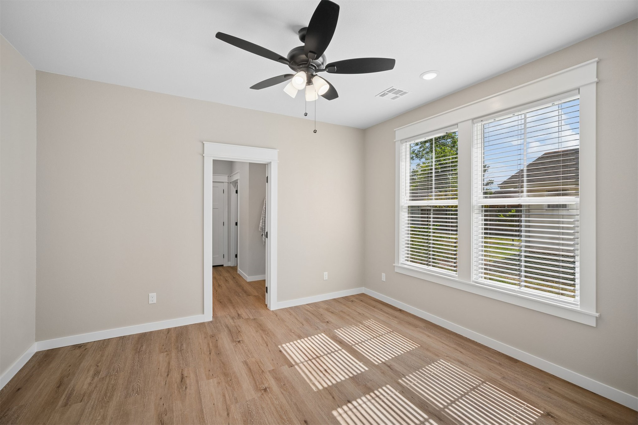 424 E 4th Street