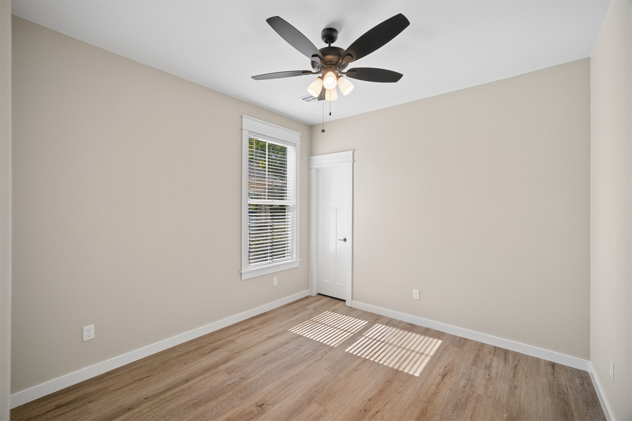 424 E 4th Street