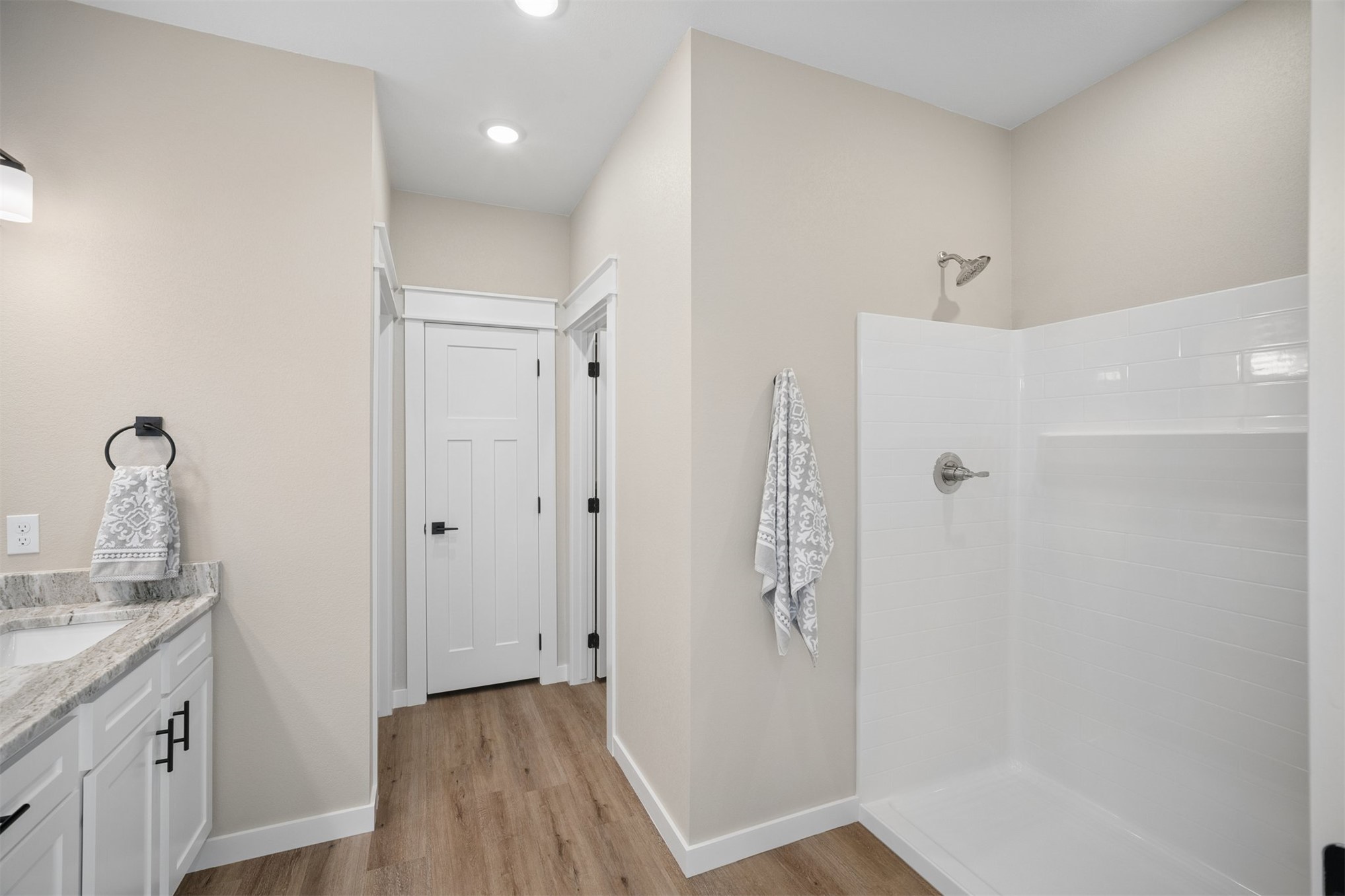 424 E 4th Street