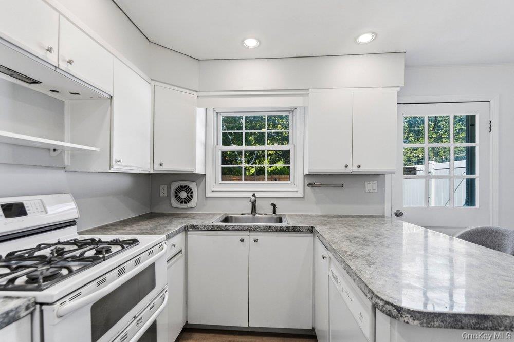 22 Half Moon Pond Road
