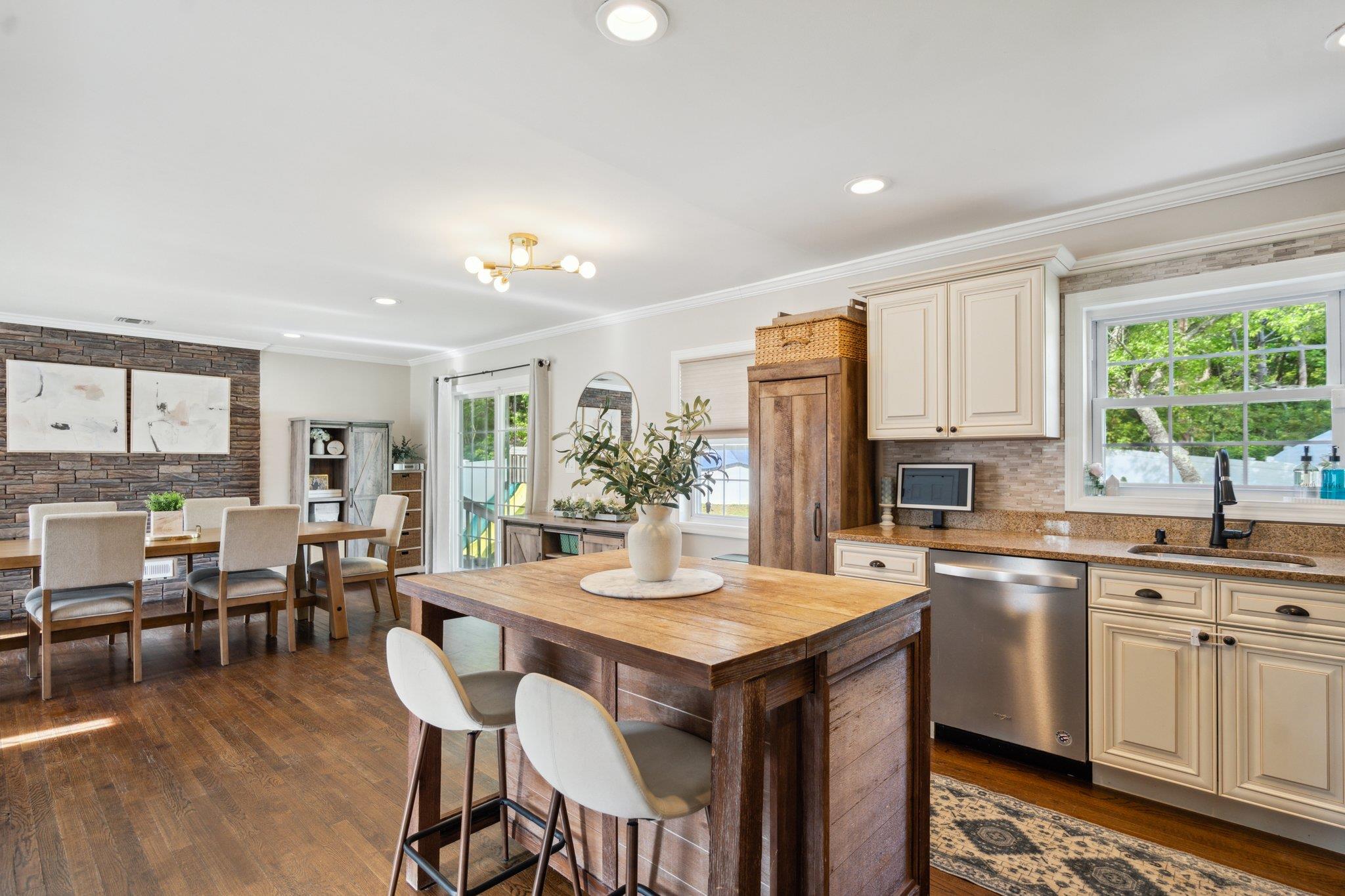 2 Cornell Court N