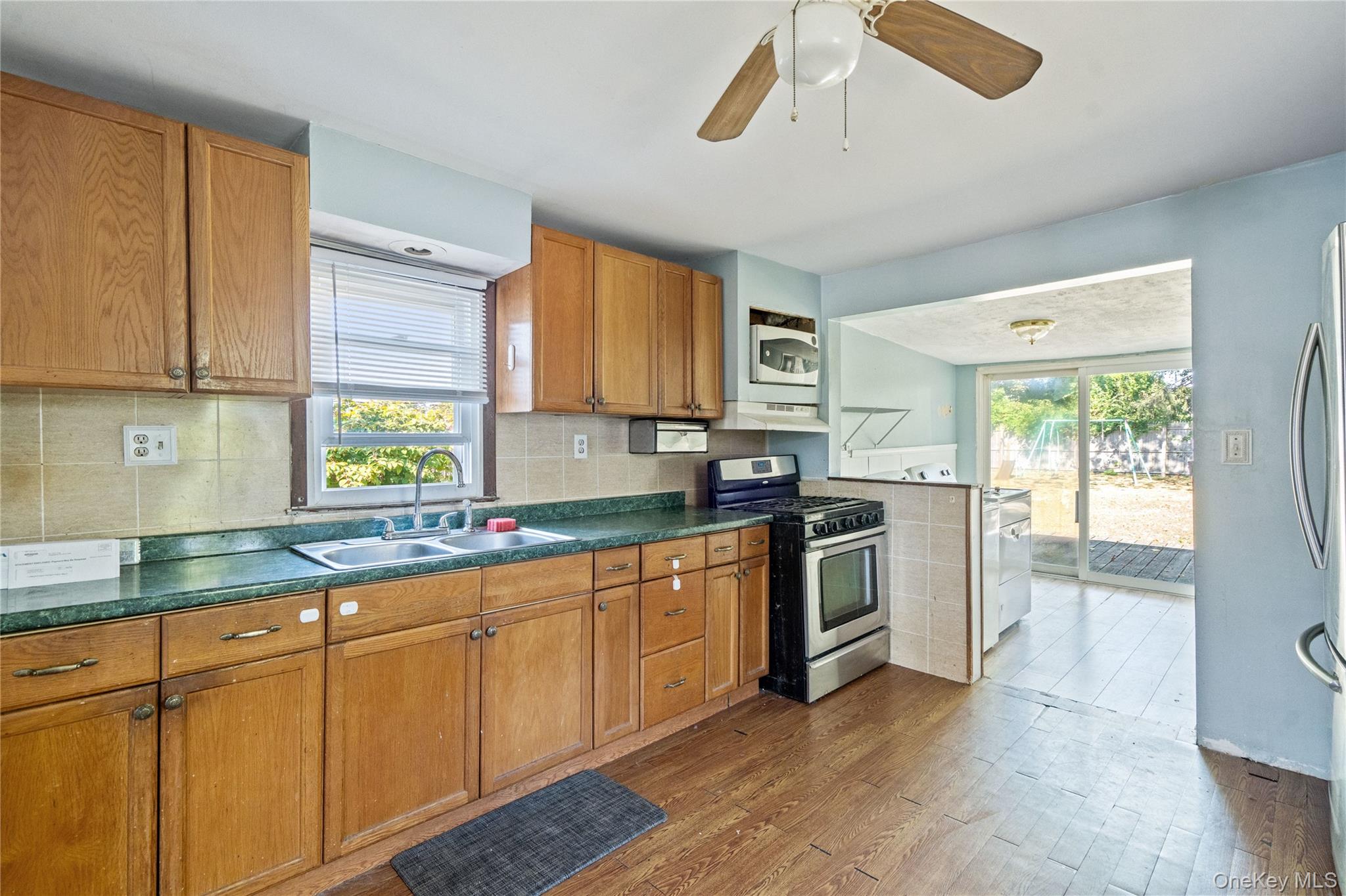 227 N Railroad Avenue