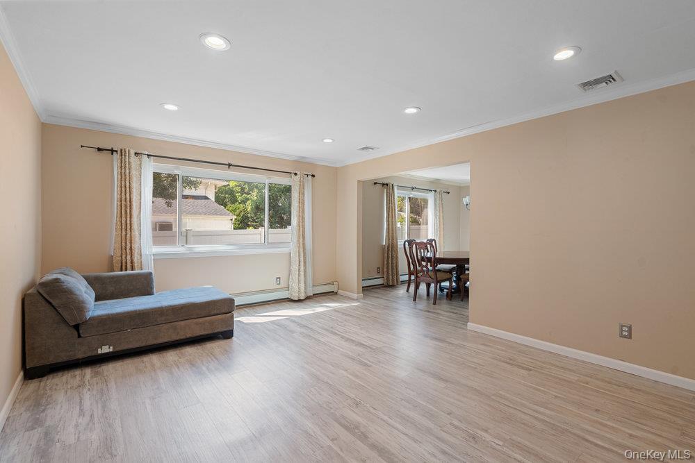 10 Empire Court