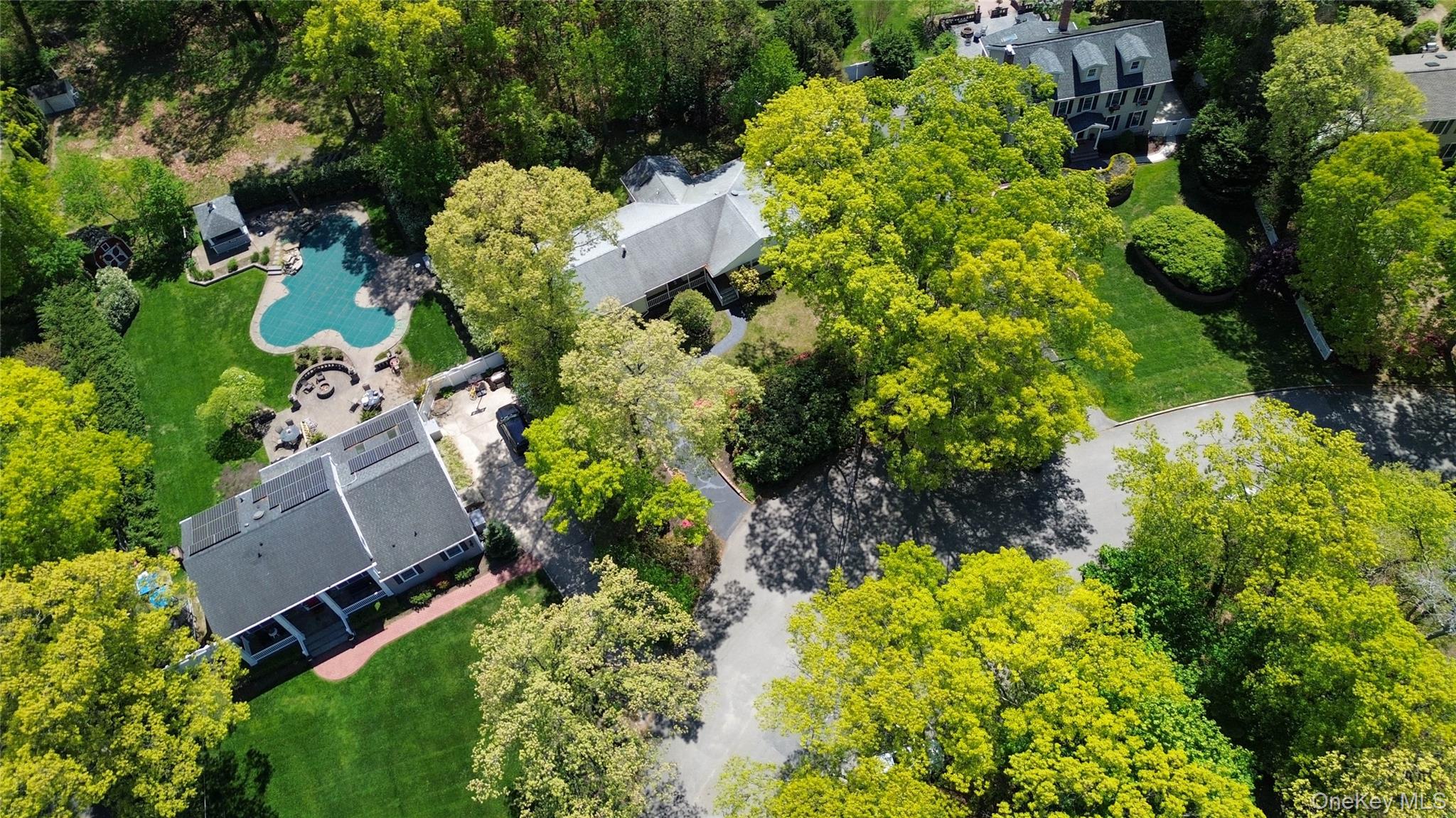 6 Canterbury Court