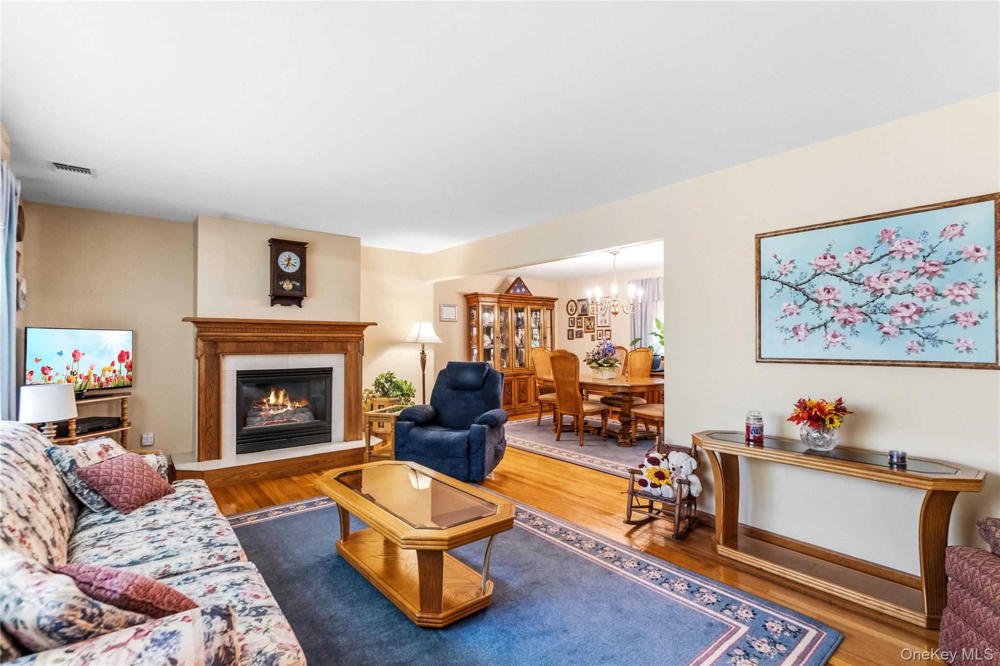 6 Canterbury Court